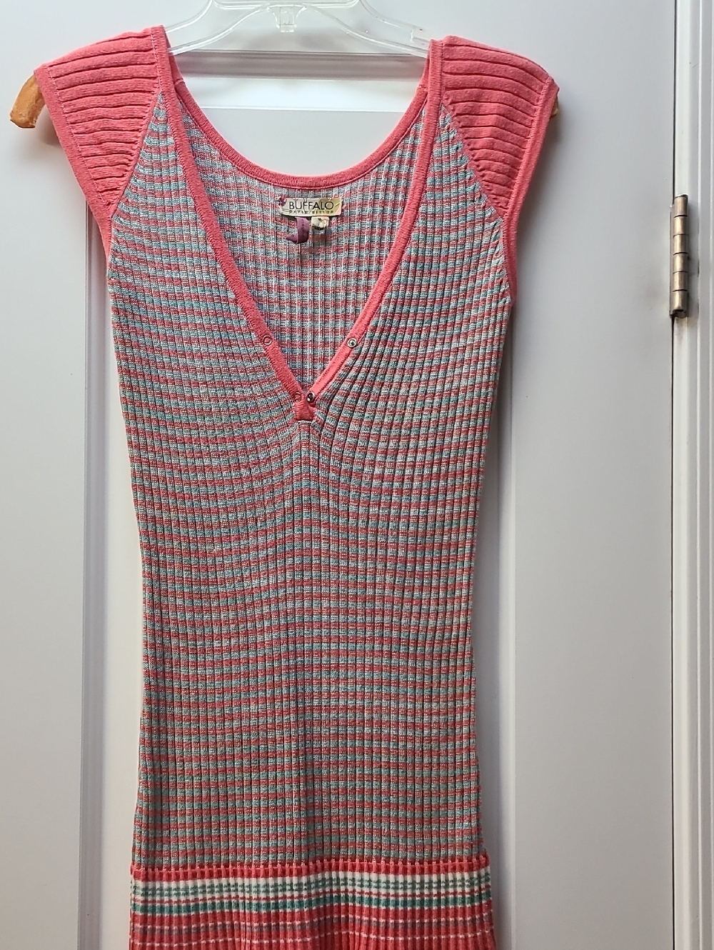 BUFFALO DAVID BITTON Beautiful Cotton Sweater Light Cap Sleeve Top. Size Medium